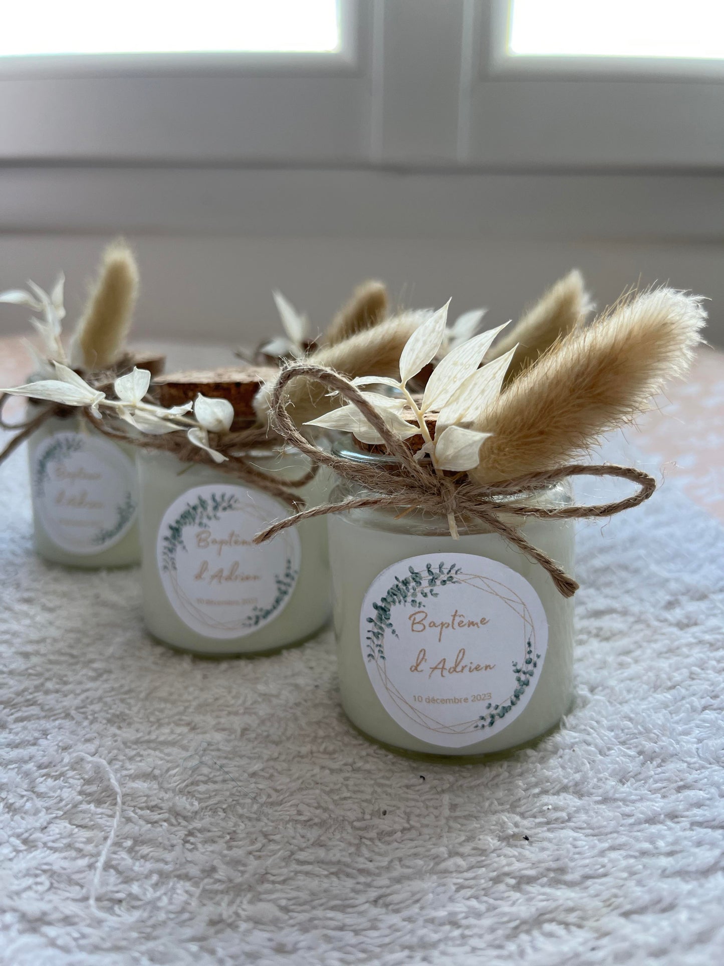 Bougie personnalisée cadeaux invités anniversaire, baptême, mariage, avec ou sans fleurs séchées