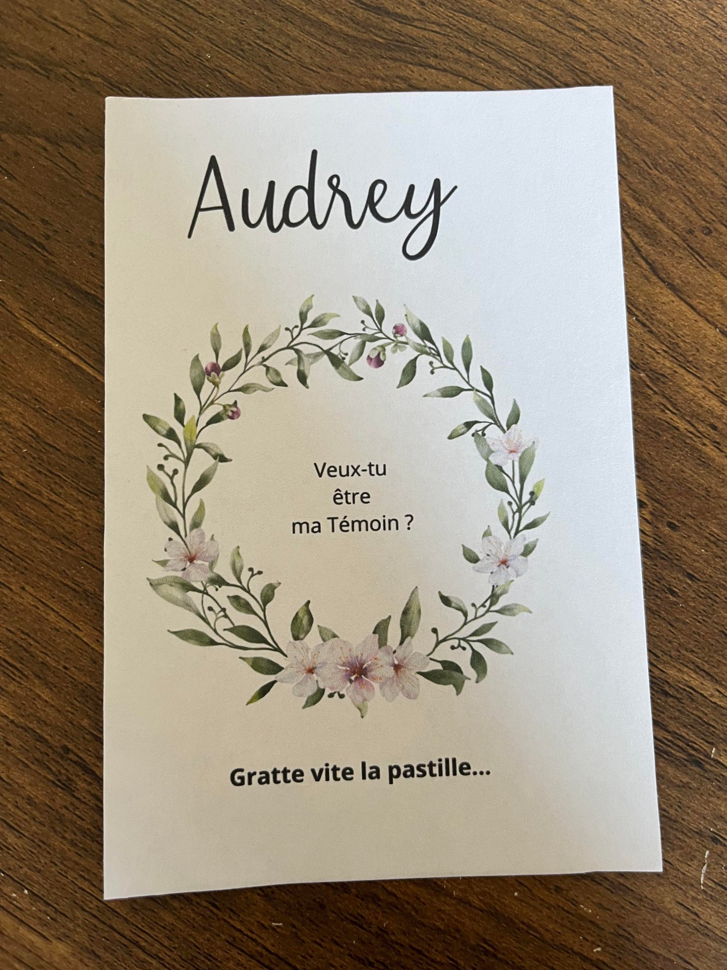 Carte à gratter personnalisé pour une annonce ou une demande particulière