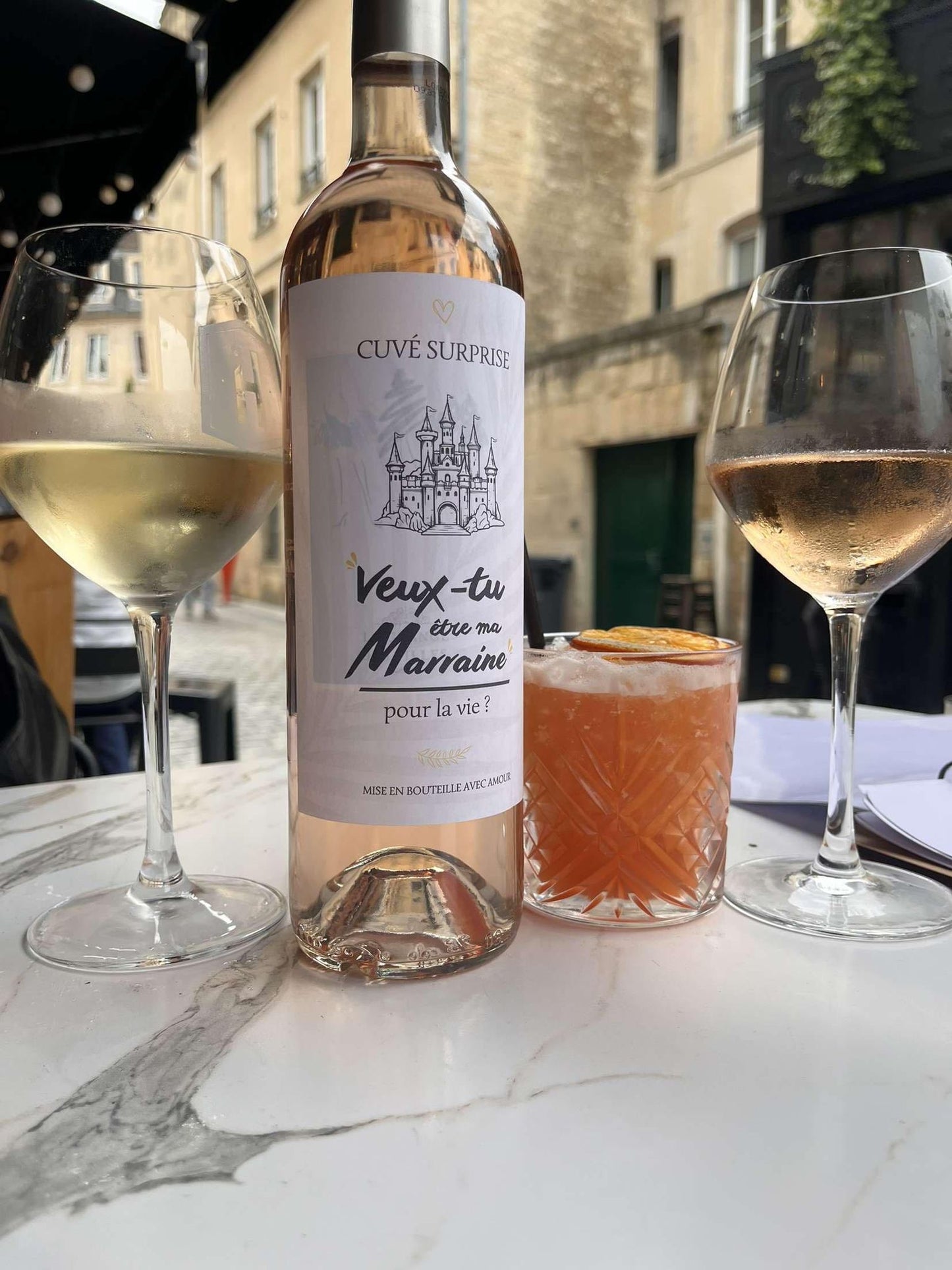 Étiquette de vin demande de parrain/marraine
