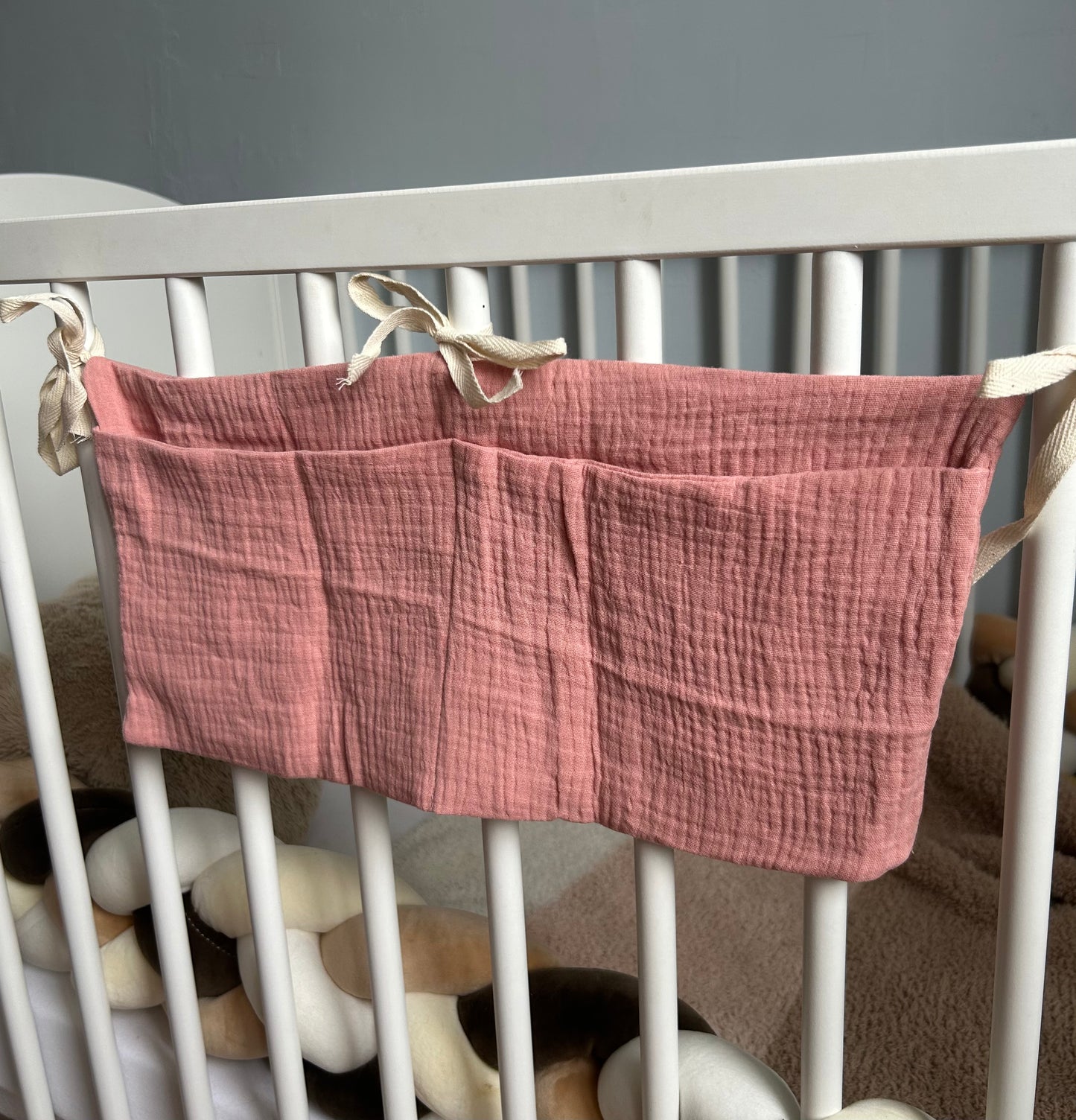 Organisateur de lit bébé