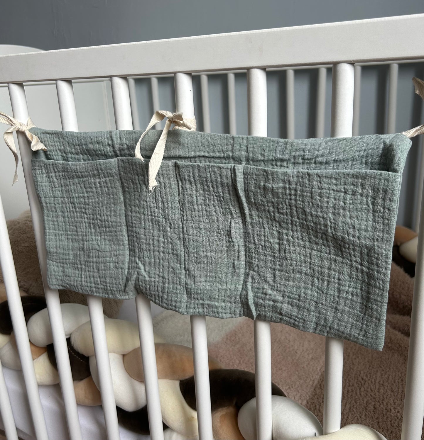 Organisateur de lit bébé