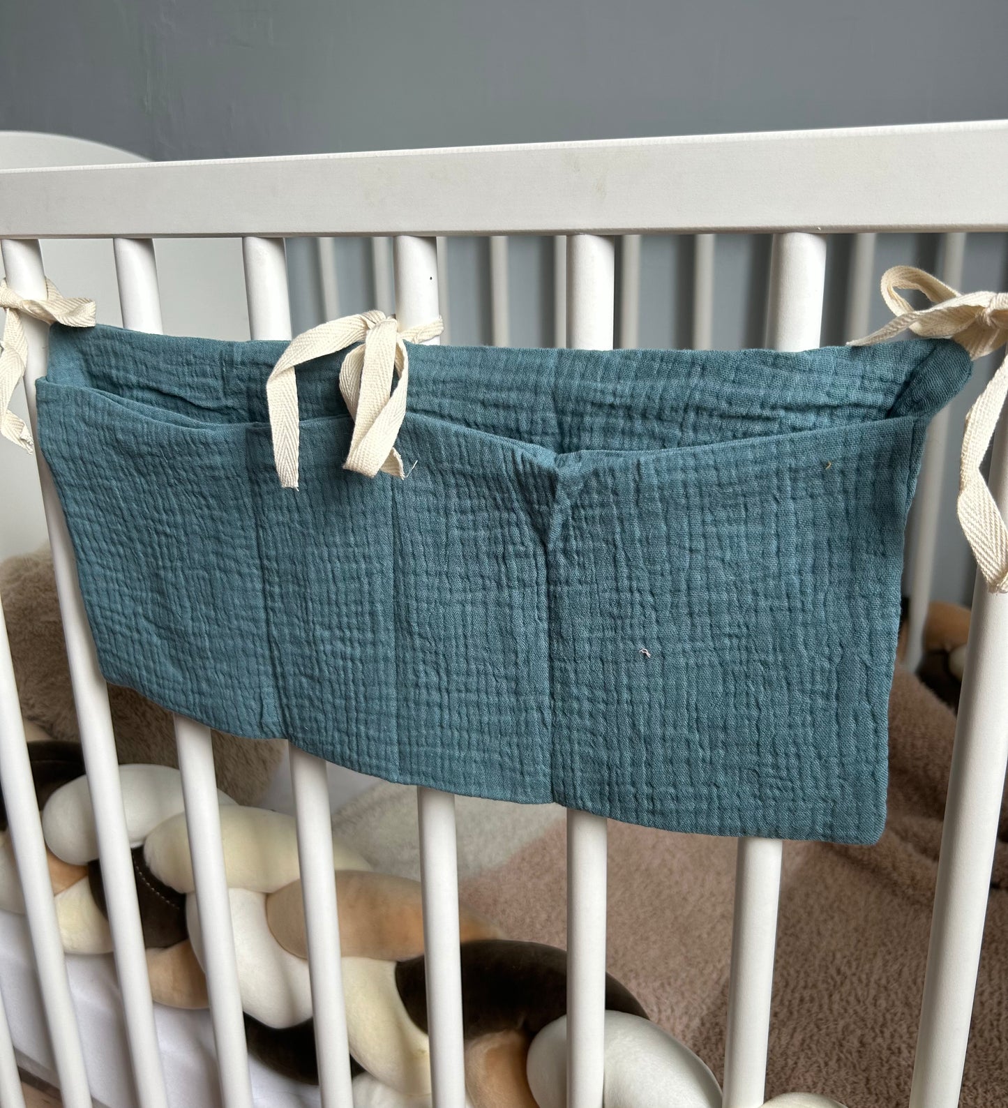 Organisateur de lit bébé