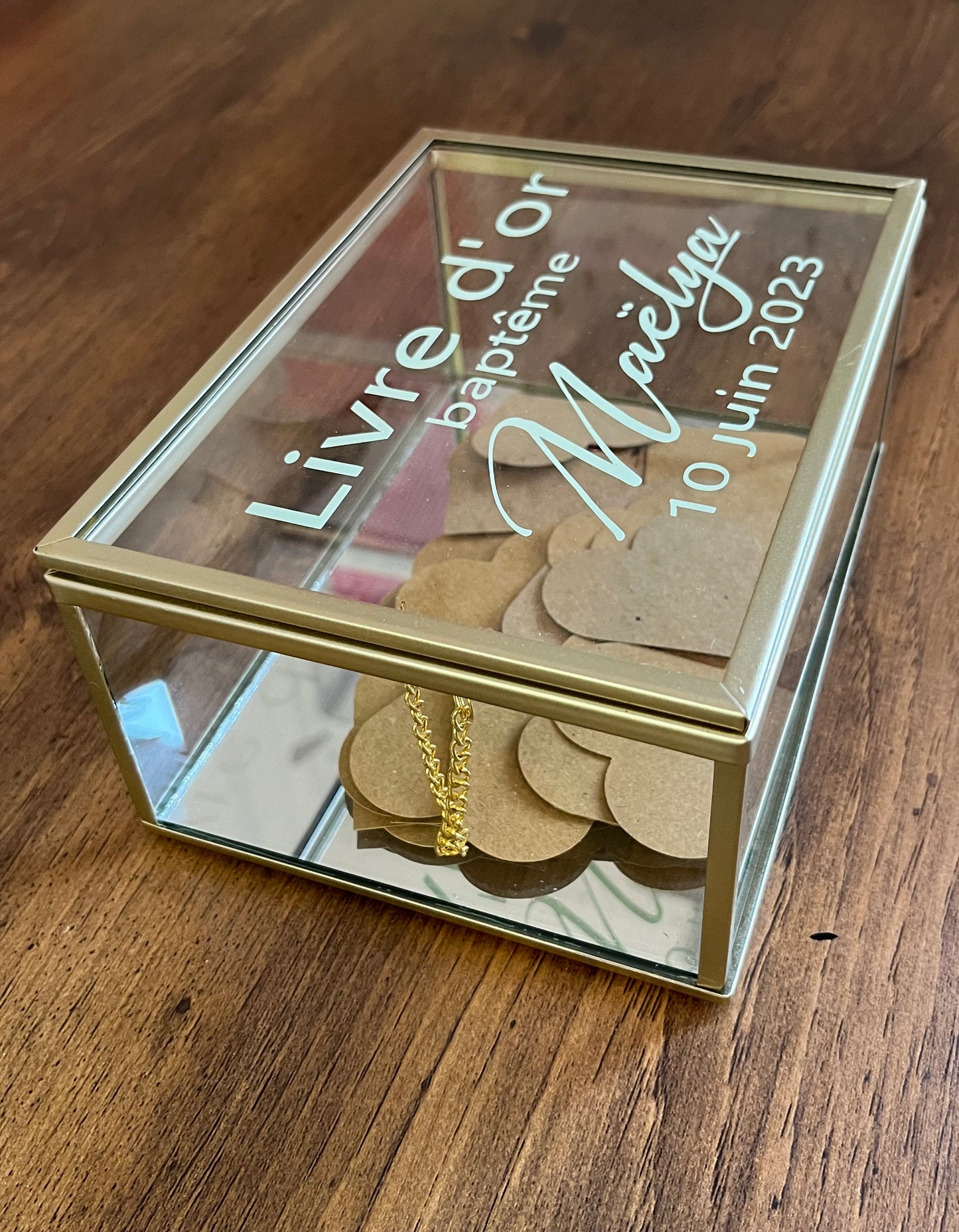 Livre d’or en verre