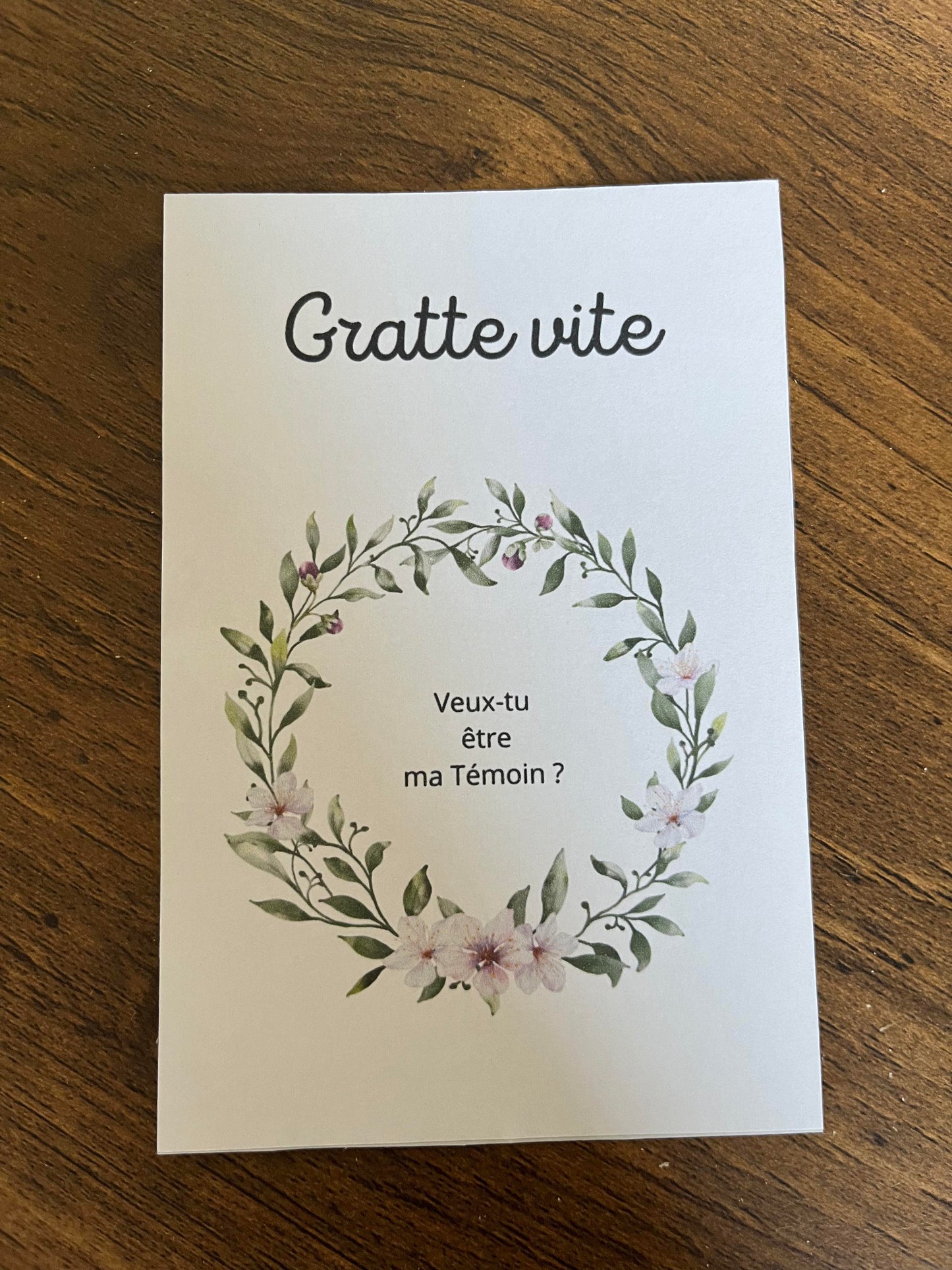 Carte à gratter personnalisé pour une annonce ou une demande particulière