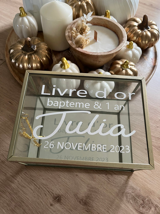 Livre d’or en verre
