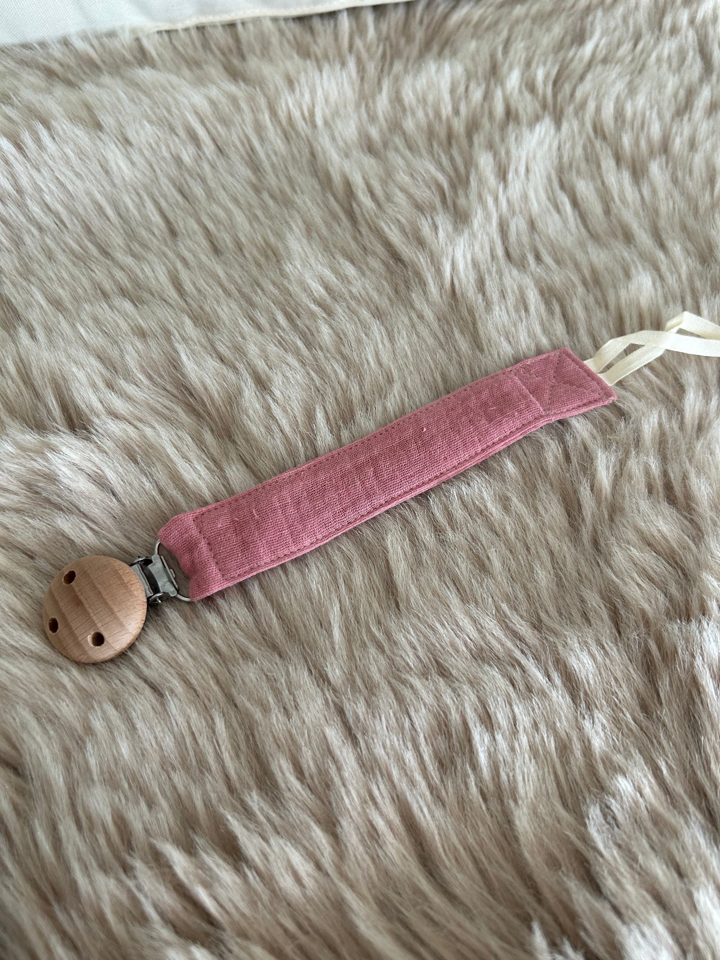Attache tétine