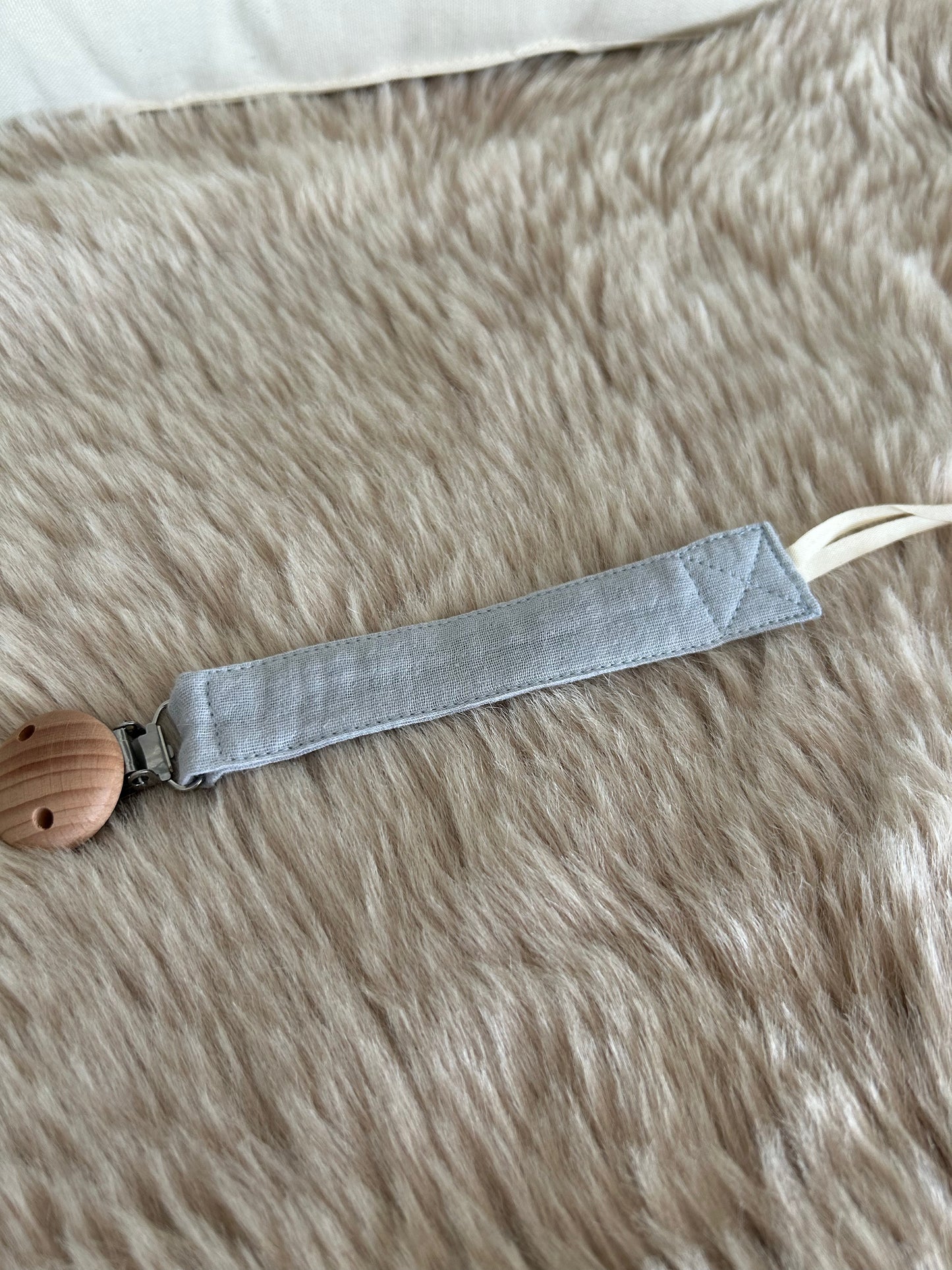 Attache tétine