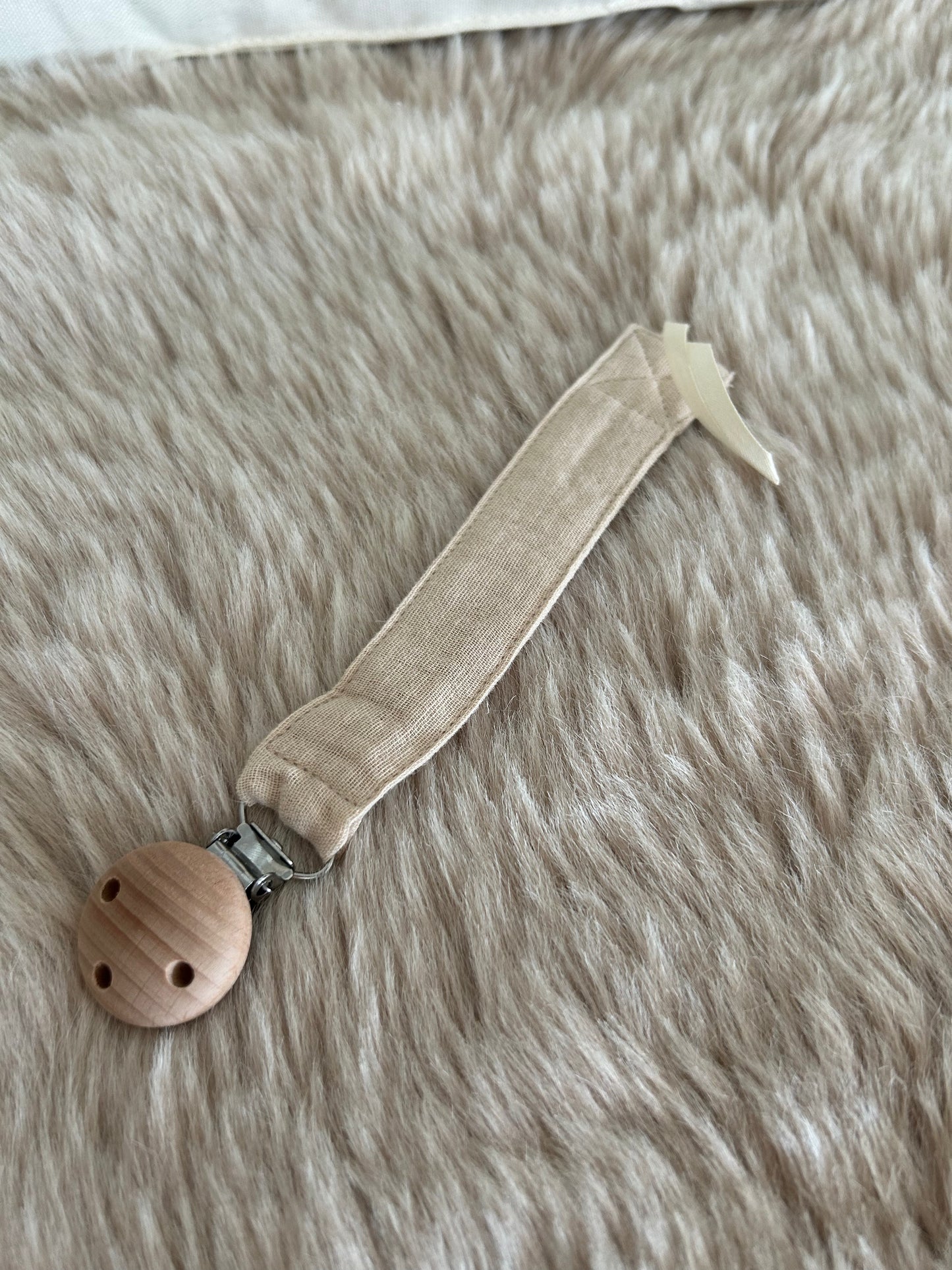 Attache tétine