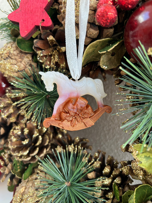Ornement de Noël " Petit cheval a bascule "